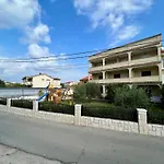 Piculjan Lopar