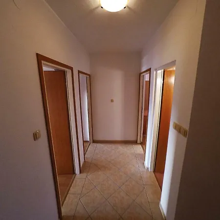 شقة Piculjan لوبار