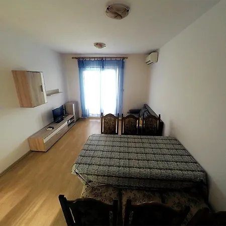 Piculjan Apartman *