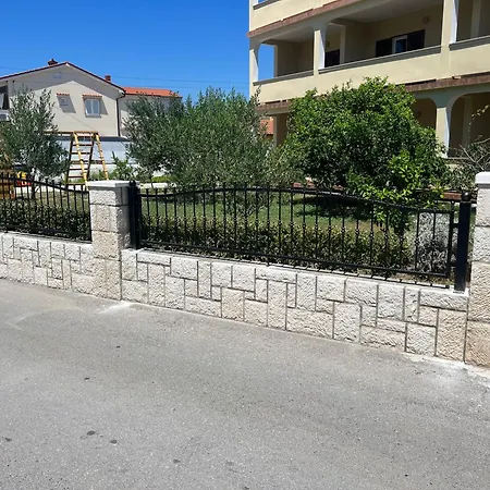 Piculjan * לופאר