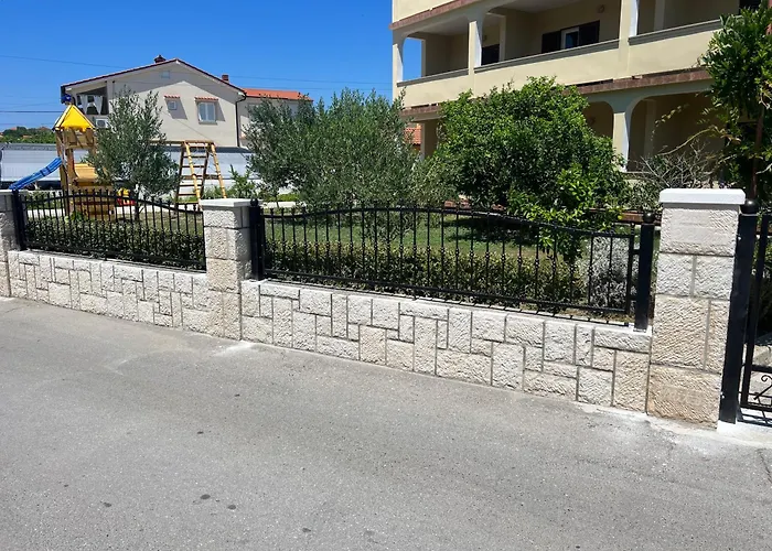 Piculjan * לופאר